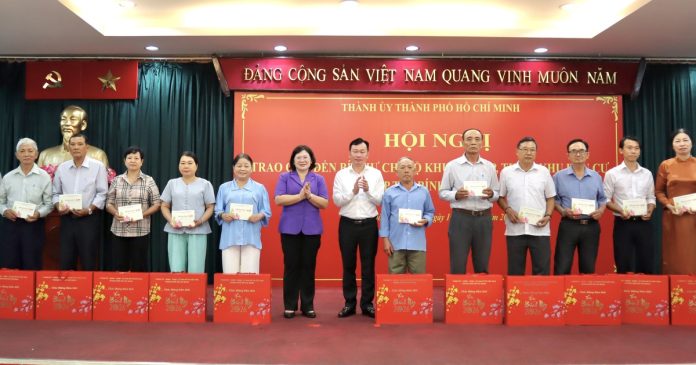 261 bí thư chi bộ nhận quà tết, những người