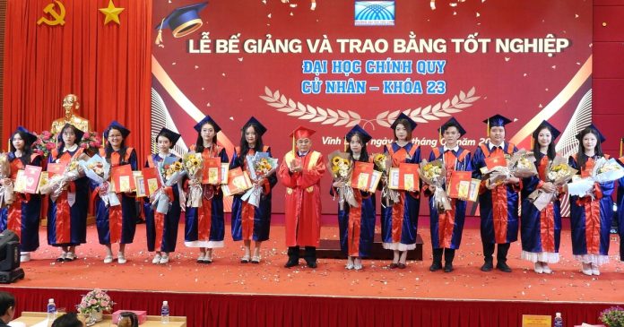 97% sinh viên của một trường ĐH ở miền Tây