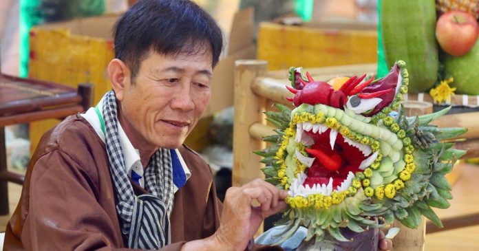 Độc lạ những tác phẩm nghệ thuật tỉa từ trái