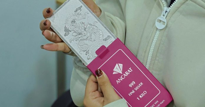 Giá bạc quanh mức 84 triệu đồng, liệu có cơ