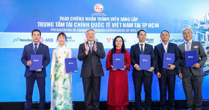 Lộ diện thành viên sáng lập Trung tâm Tài chính