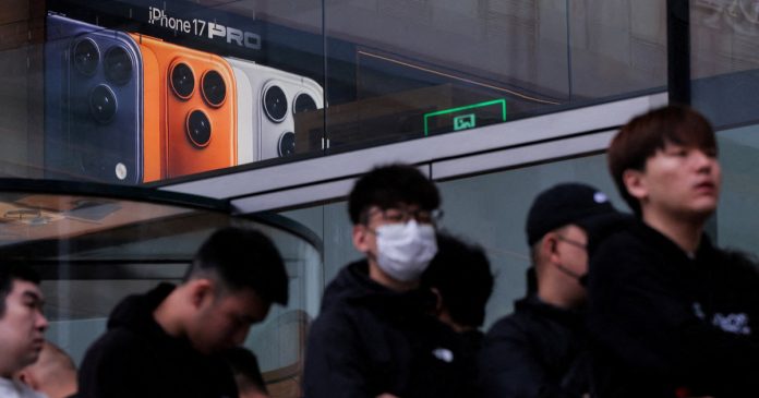 Người dùng Trung Quốc đổ xô mua iPhone 17 Pro