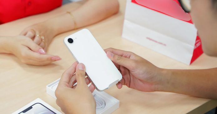 iPhone 17e xuất hiện trong chuỗi cung ứng, ra mắt